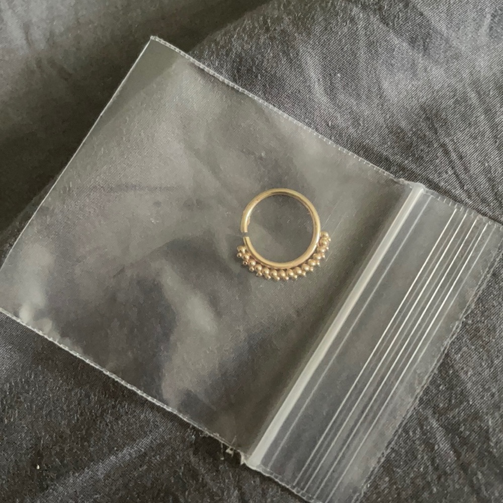 BVLA beaded seam ring